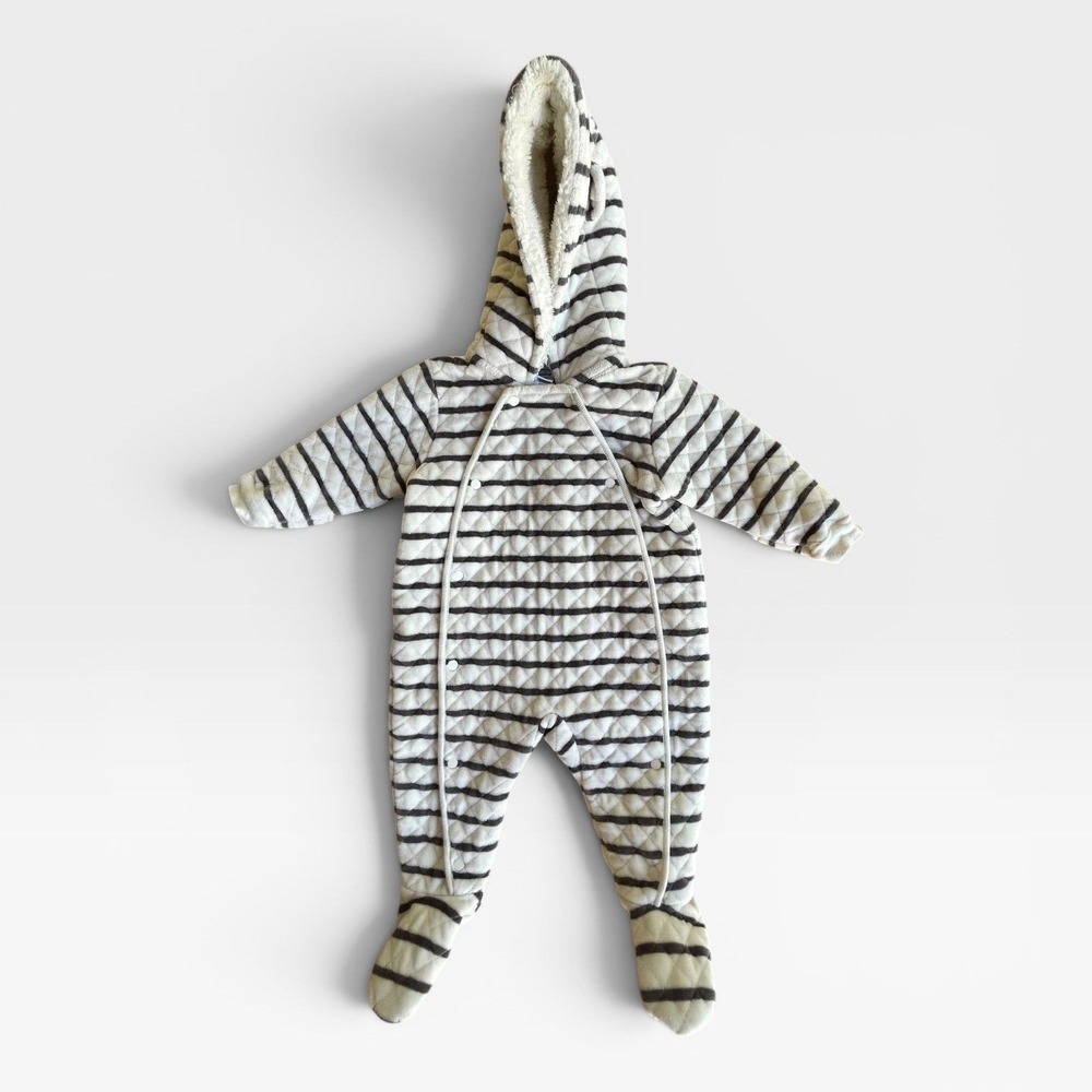 Nordstrom White Grey Striped Quilted Bunting Size 6 Months